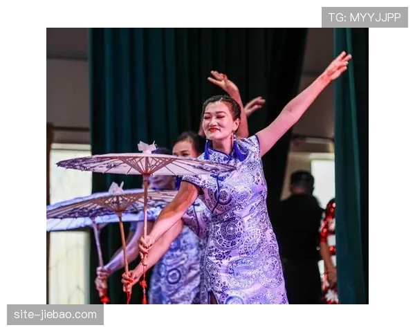 转播花絮:天空体育解说员戏称某次成功的团队压迫为“教科书般的狩猎围抢”