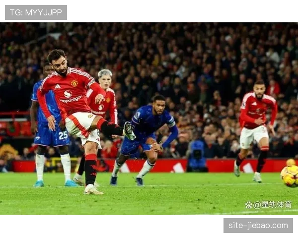 特写:洛里昂门将三次关键扑救,力保球门不失